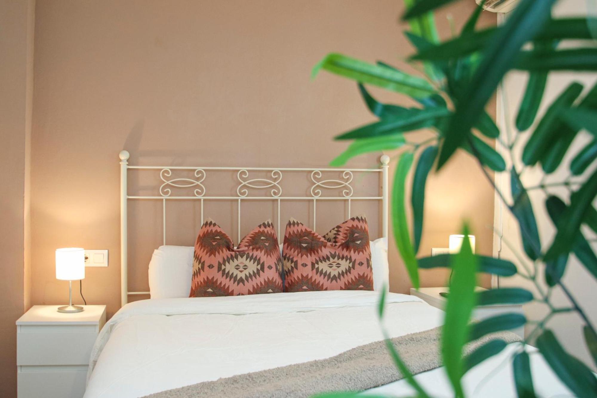 סביליה Spacious 2 Bedroom Apt In The Heart Of Triana מראה חיצוני תמונה