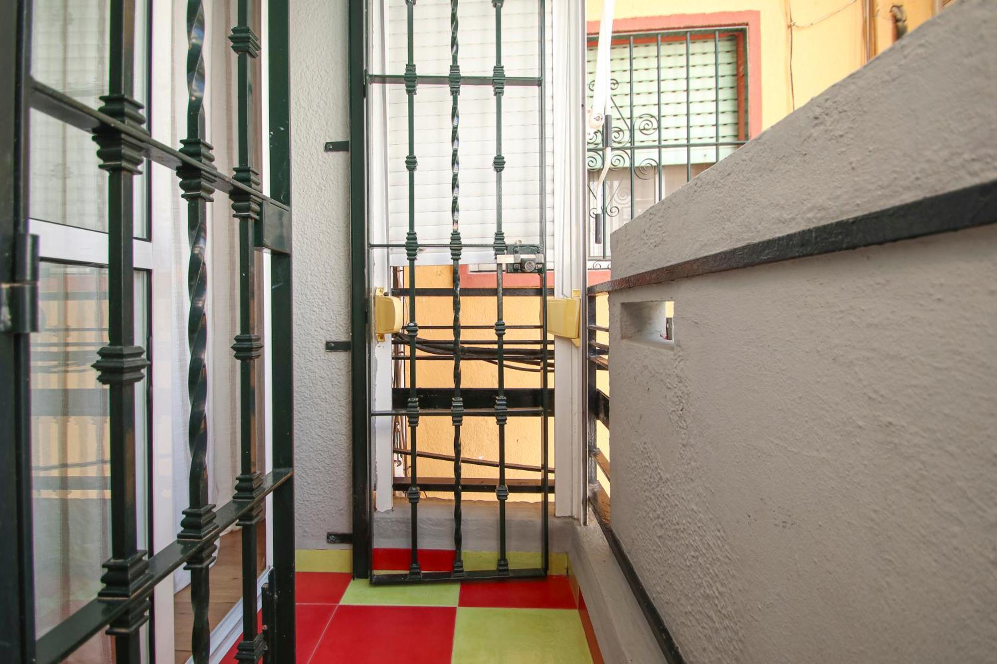 סביליה Spacious 2 Bedroom Apt In The Heart Of Triana מראה חיצוני תמונה